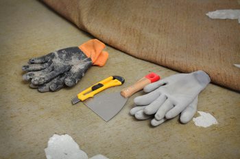 Teppich Verlegen Lassen Kosten Preise Sparmoglichkeiten Und Mehr