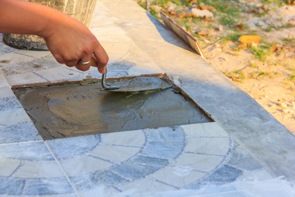 Terrassenplatten verlegen » Kosten, Sparmöglichkeiten und mehr
