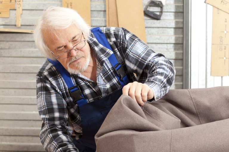 Sofa neu beziehen lassen » Welche Kosten sind zu erwarten?