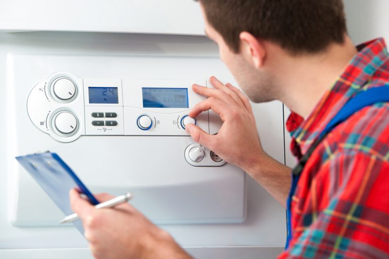 Wartung einer Gastherme » Kosten, Preisbeispiele und mehr