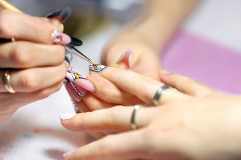 Nageldesing Ausbildung Mit Diesen Kosten Ist Zu Rechnen