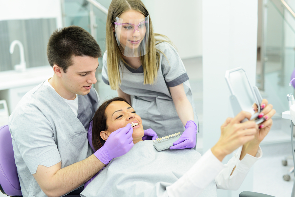 Veneers » Kosten, Preisbeispiele, Spartipps und mehr