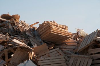 behandeltes-holz-entsorgen-kosten
