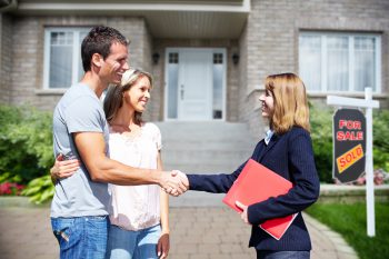 Haus Verkaufen Uber Makler Kostenfaktoren Und Preisbeispiel