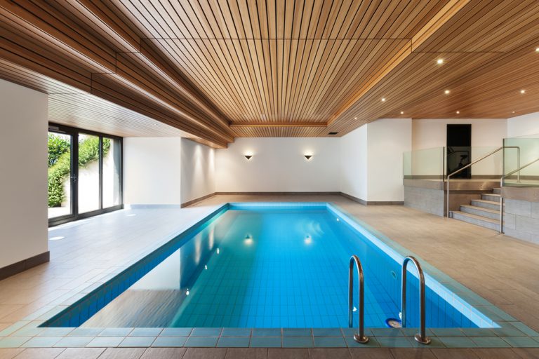 Indoor Pool » Mit diesen Kosten sollten Sie kalkulieren