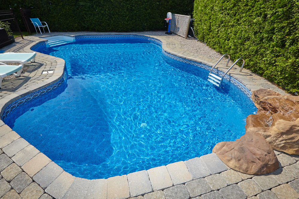 Pool einbauen lassen » Kosten und Preisbeispiel