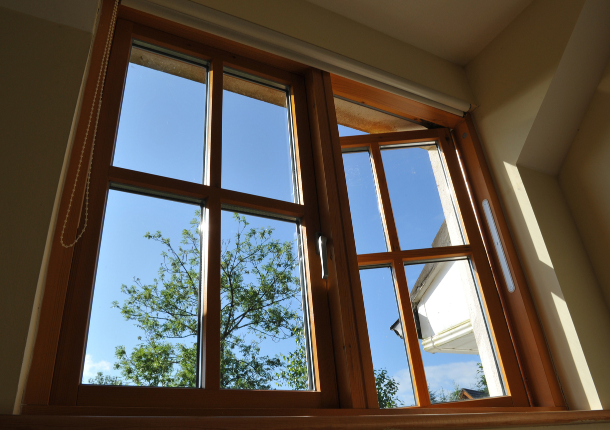 Fensterrahmen folieren lassen: Welche Kosten bedeutet das?