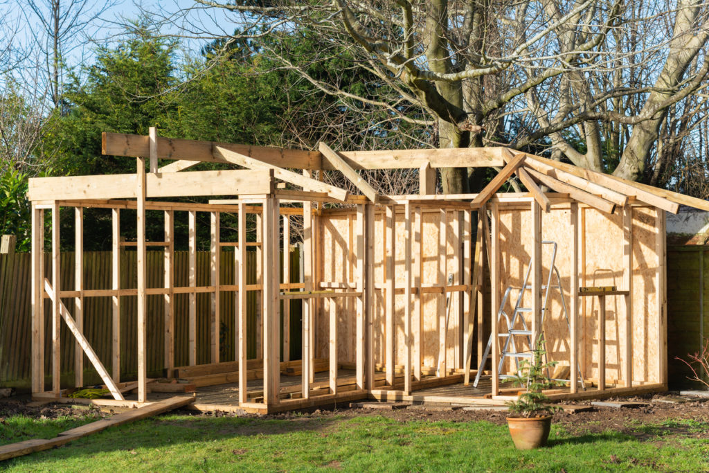 Gartenhaus aufbauen lassen » Mit diesen Kosten müssen Sie rechnen