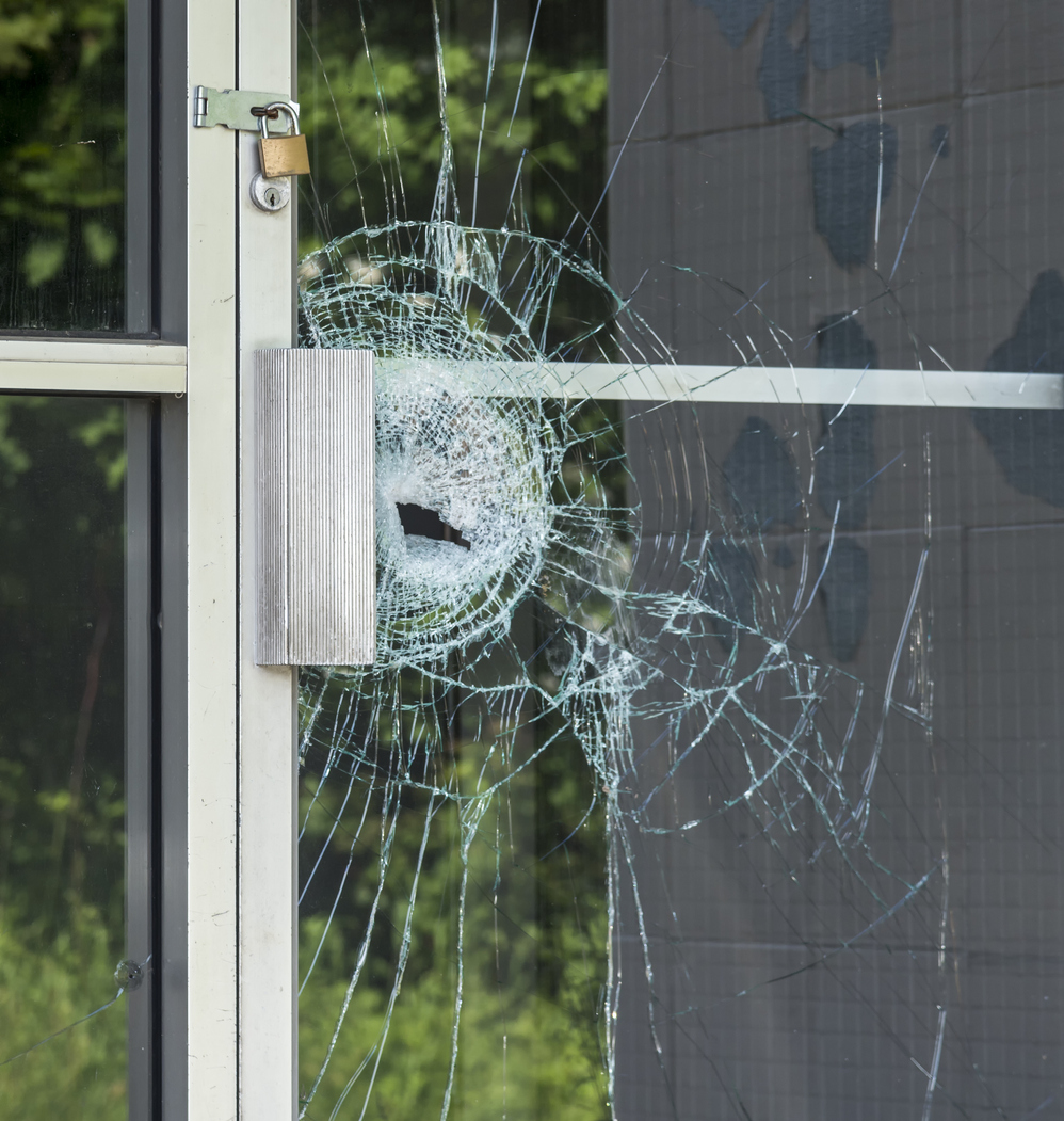 Glas in Tür ersetzen » Mit diesen Kosten müssen Sie rechnen