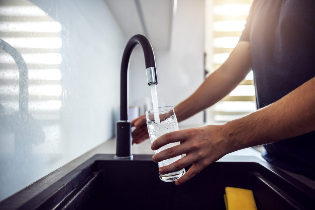 Wasserleitungen erneuern » Kosten, Preisbeispiele und mehr