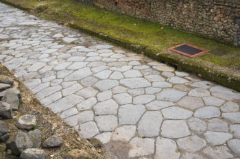 Polygonalplatten verlegen » Mit diesen Kosten müssen Sie rechnen